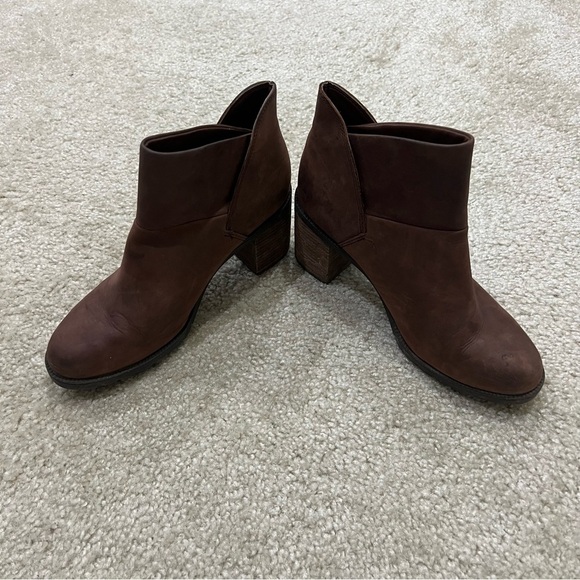 Clarks Malvet Helen 3” Heeled Leather Pull On Booties Boots Sz 8 Brown 60731120, - Picture 13 of 16